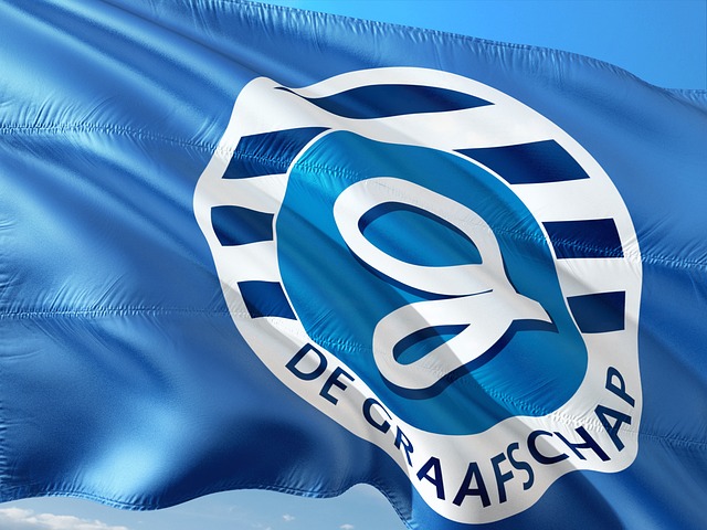 roze tulpen veld met zachte voorjaarskleuren in Nederland